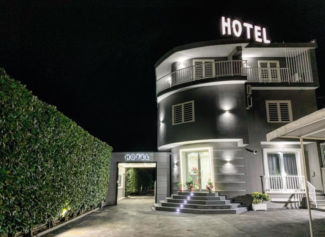 Hotel Trionfal Qualiano Esterno foto