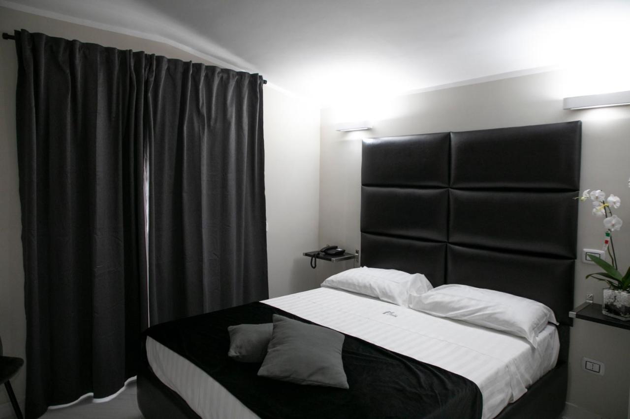 Hotel Trionfal Qualiano Esterno foto