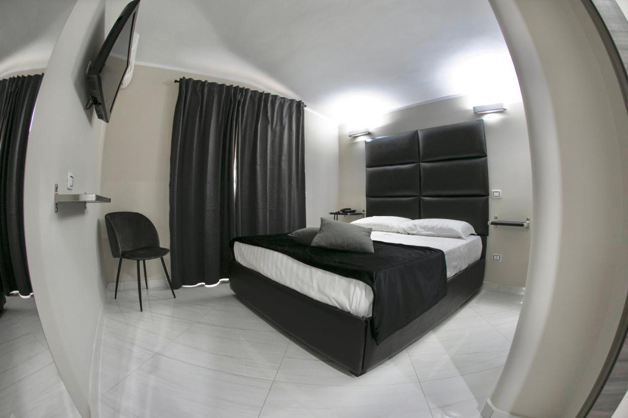 Hotel Trionfal Qualiano Esterno foto