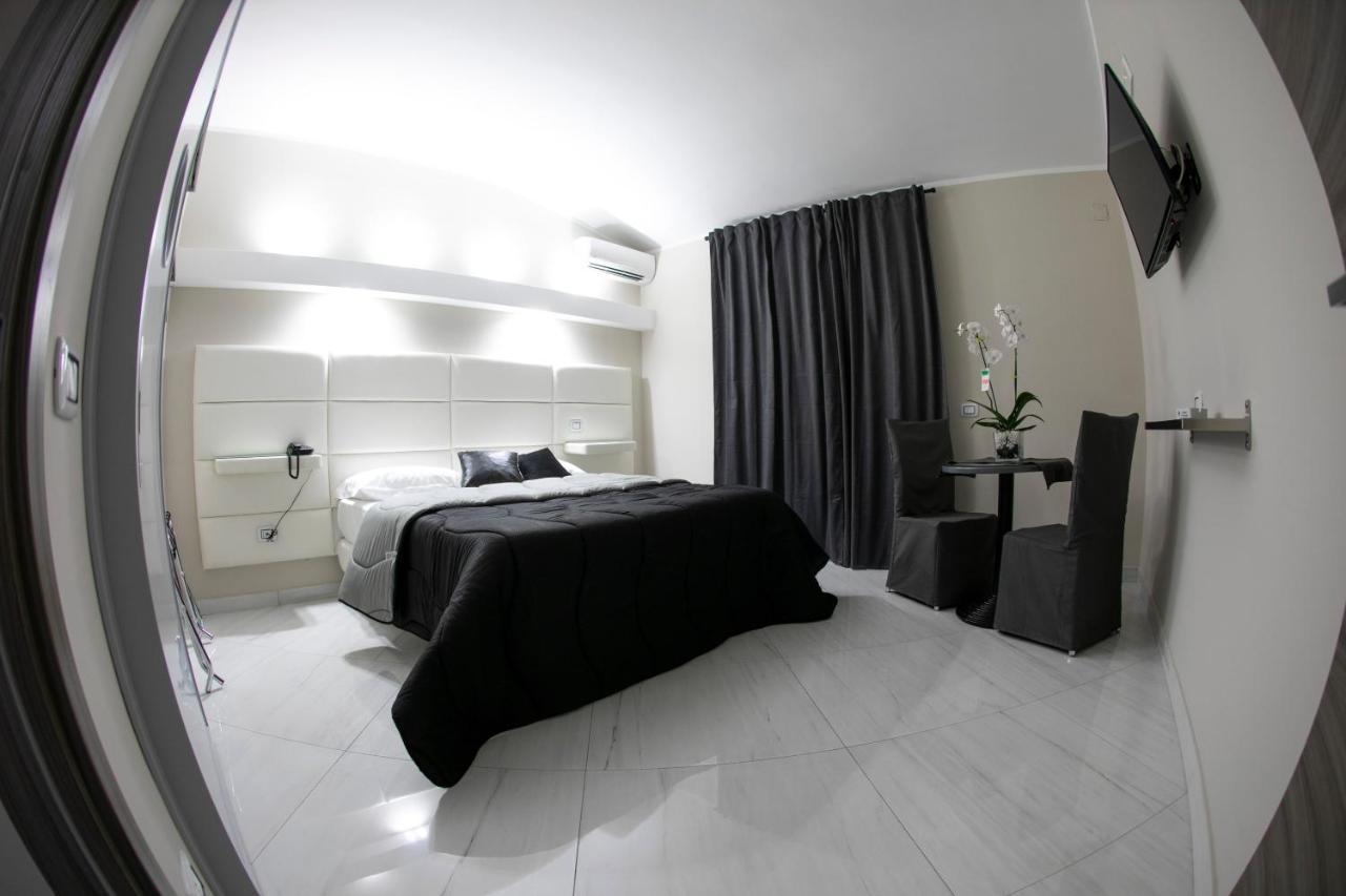 Hotel Trionfal Qualiano Esterno foto