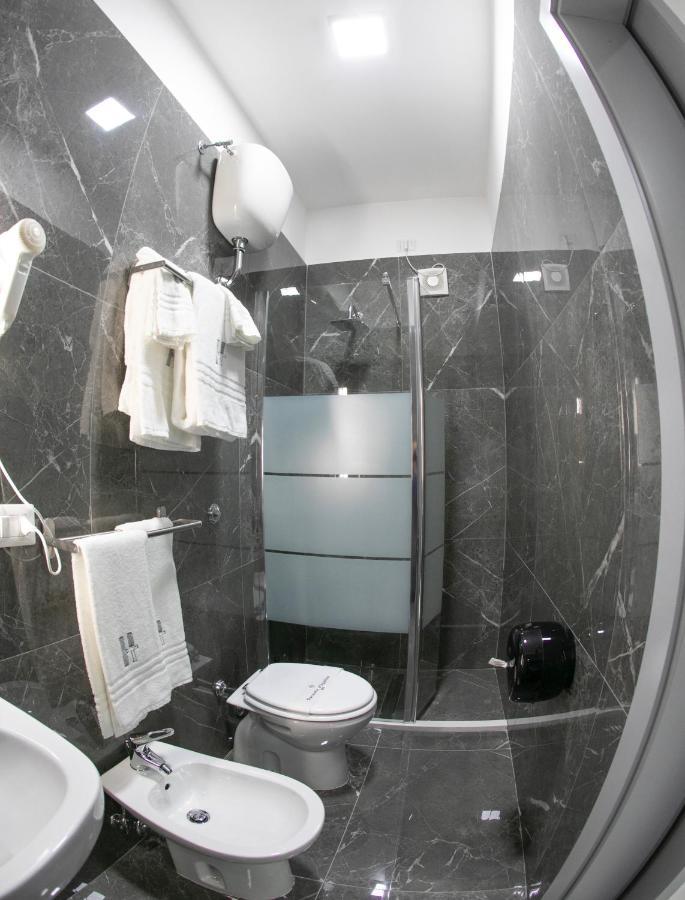 Hotel Trionfal Qualiano Esterno foto