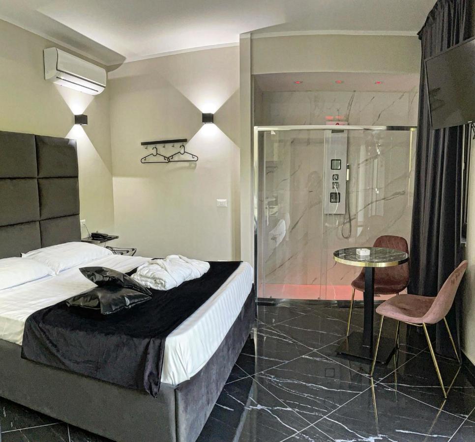 Hotel Trionfal Qualiano Esterno foto